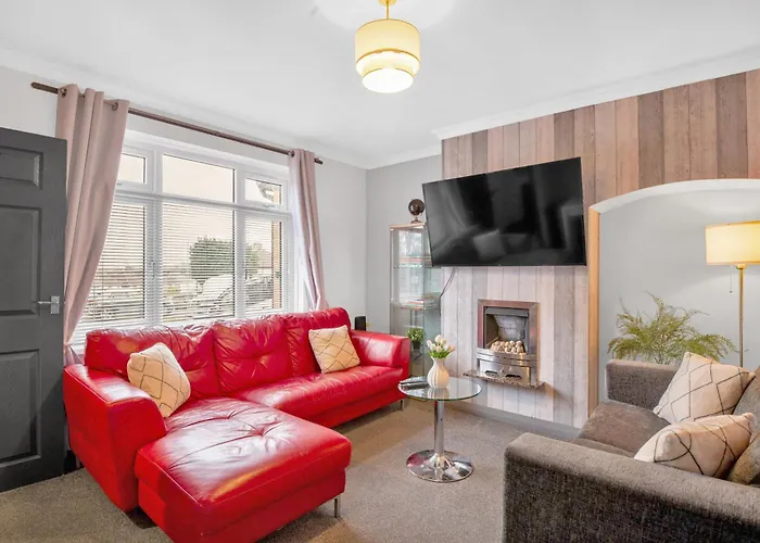 Charming 6 Beds House, Close To City Centre, Free Parking