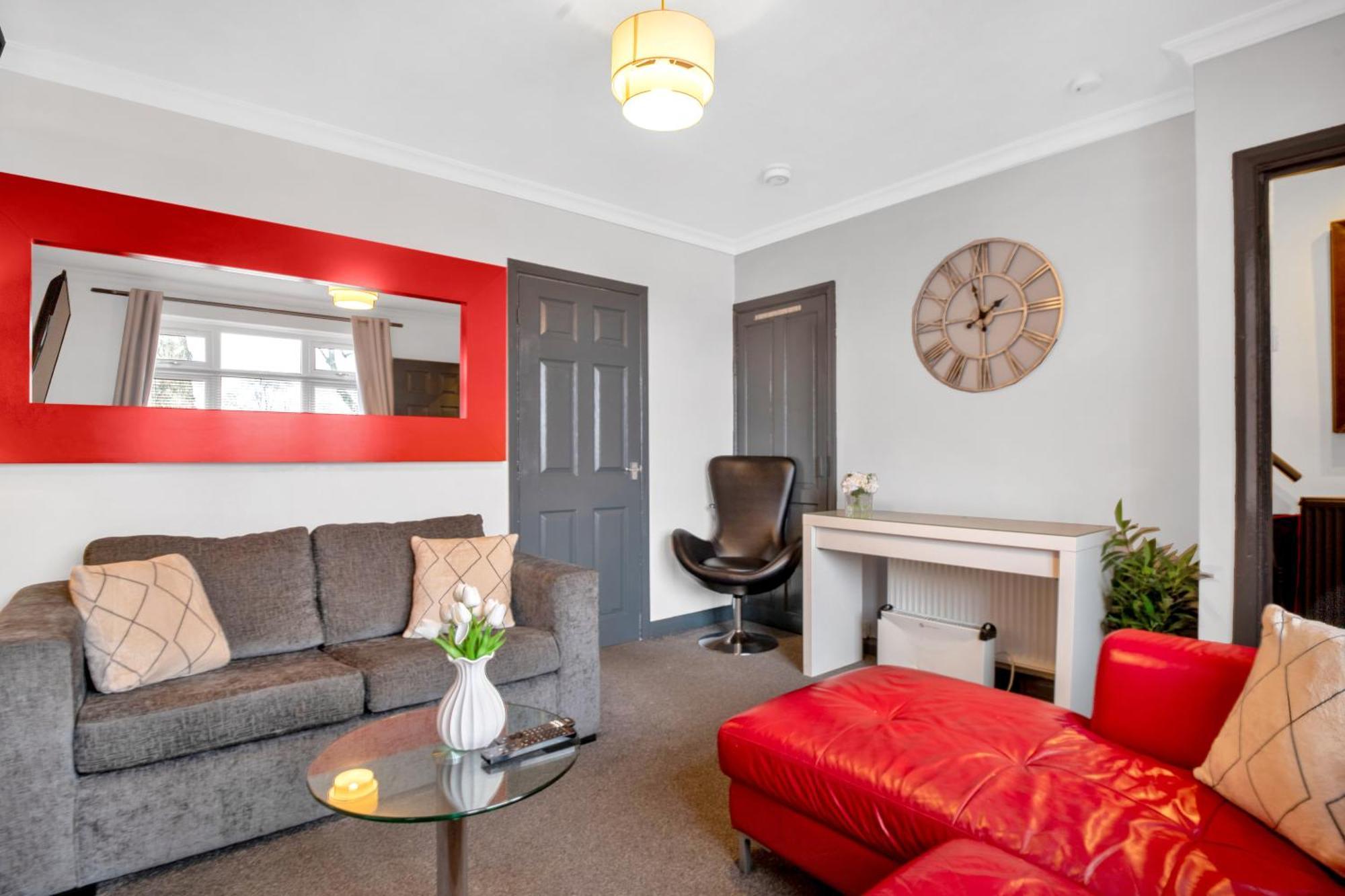 Charming 6 Beds House, Close To Centre, Free Parking Holiday home Birmingham