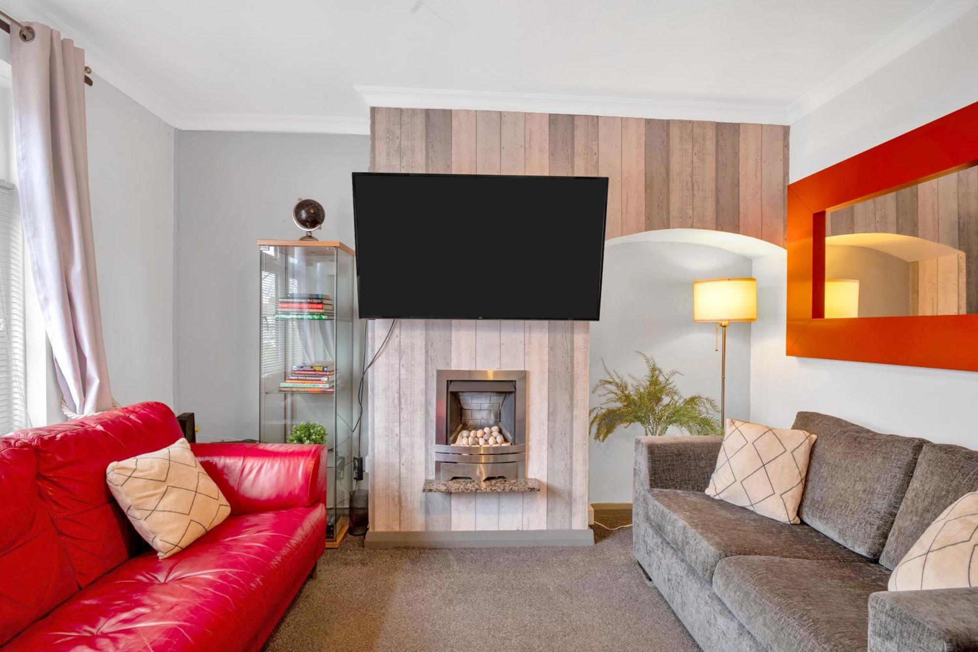 Charming 6 Beds House, Close To Centre, Free Parking Holiday home