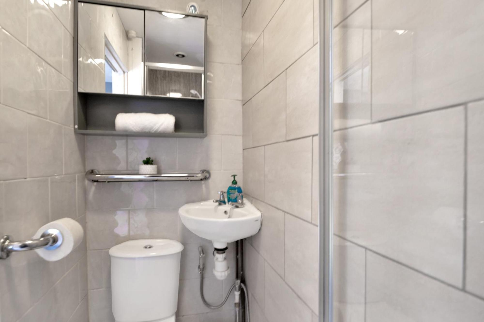 Charming 6 Beds House, Close To Centre, Free Parking * Birmingham