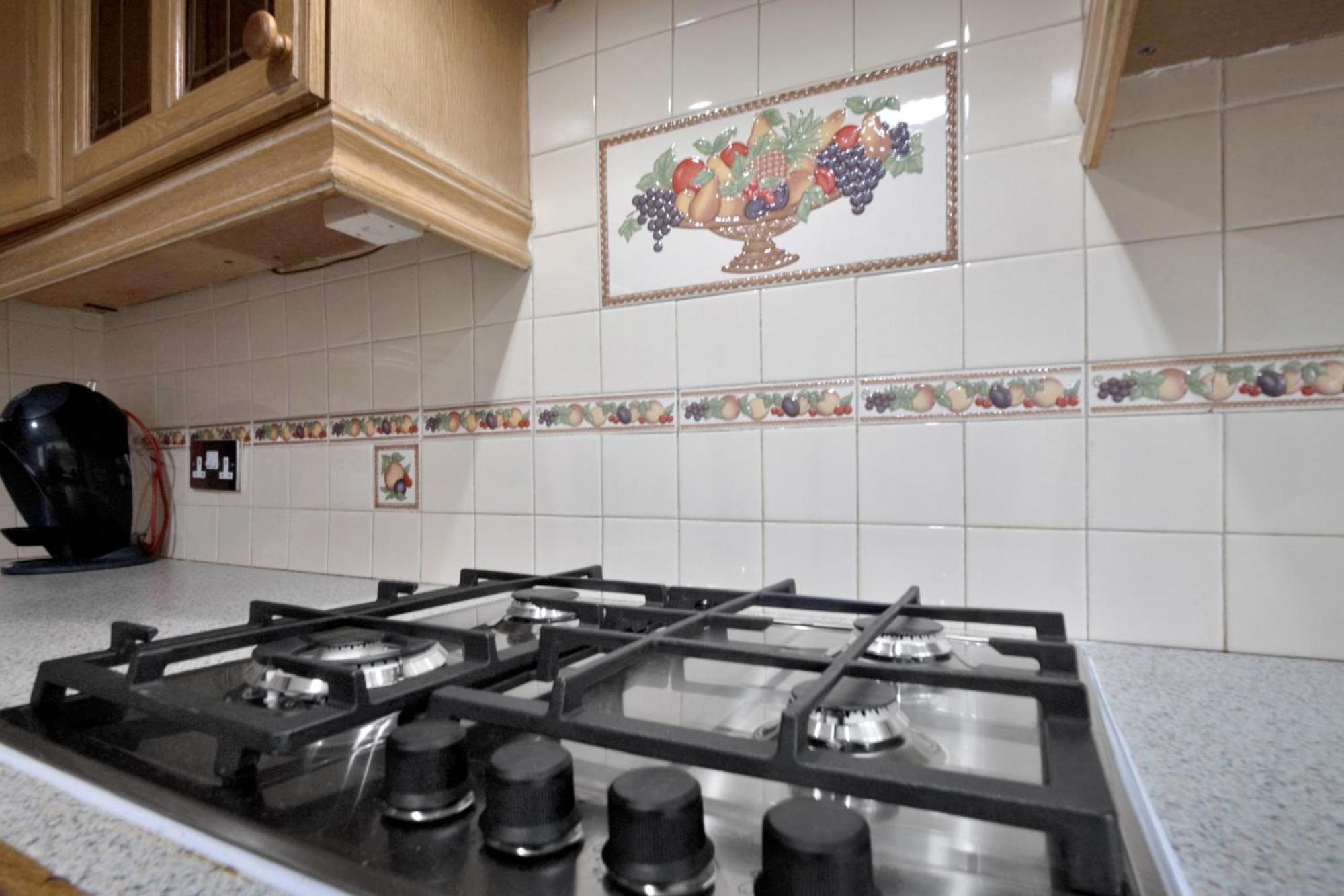 Charming 6 Beds House, Close To Centre, Free Parking Holiday home *