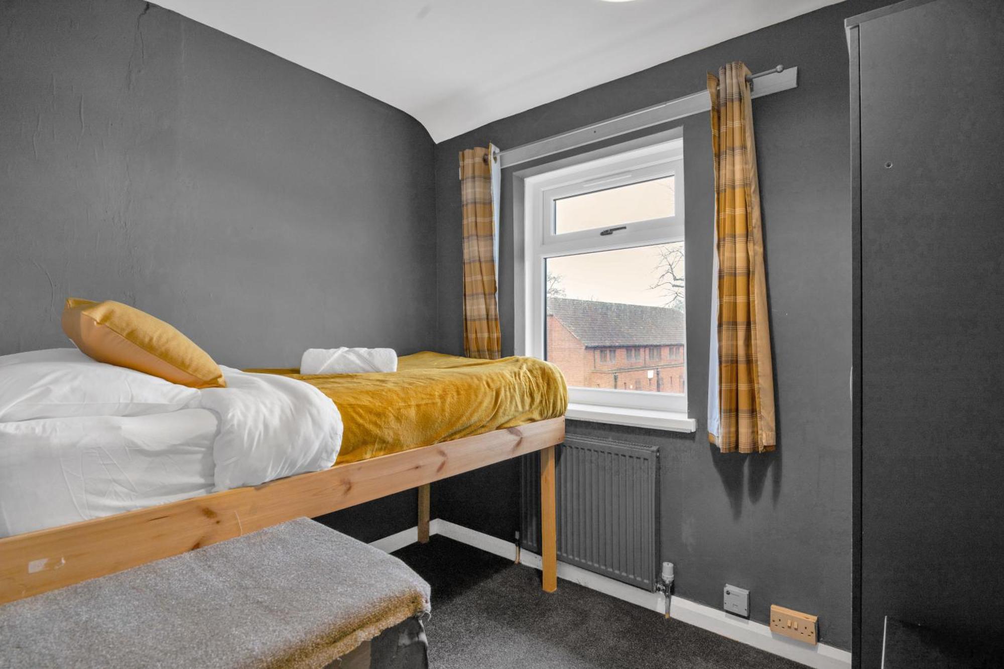 Holiday home Charming 6 Beds House, Close To Centre, Free Parking